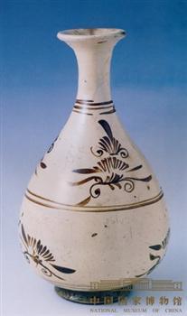 南寧白釉褐彩花卉玉壺春瓶 高端私下交易與工藝品市場分析